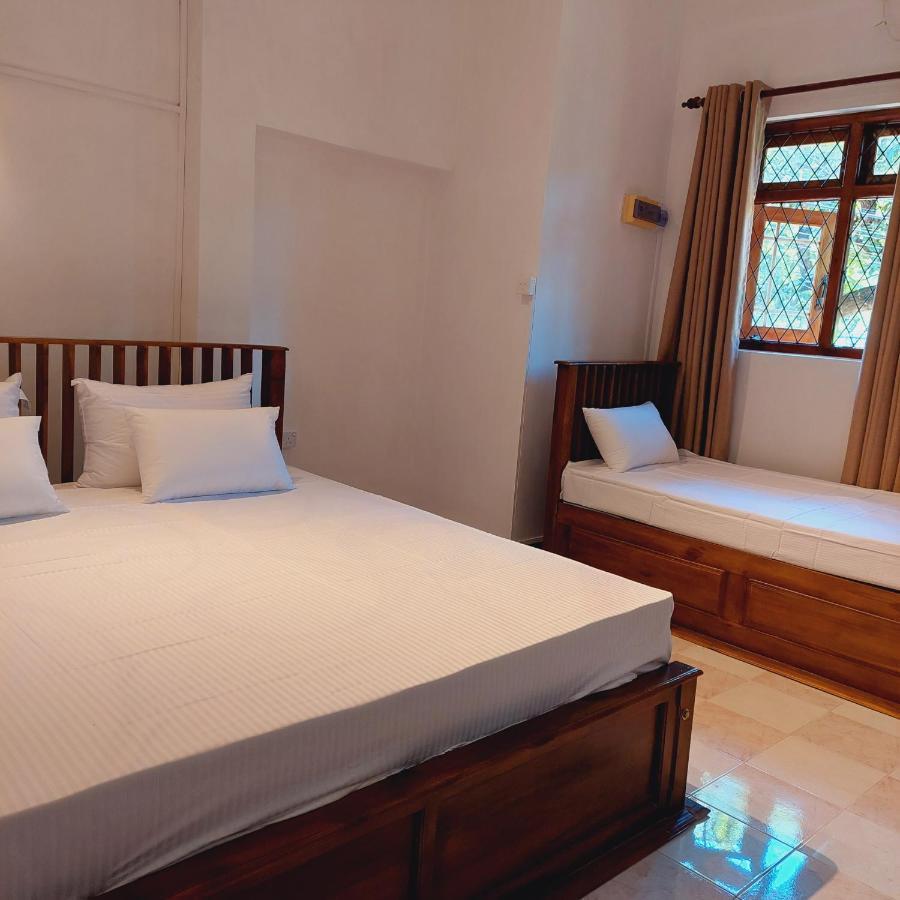 Golden Villa Kandy - "Free Pickup From Kandy " Extérieur photo