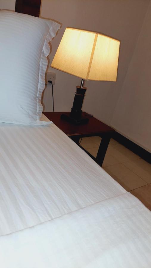 Golden Villa Kandy - "Free Pickup From Kandy " Extérieur photo