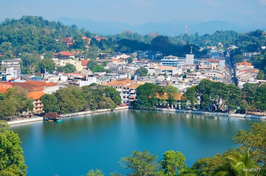Golden Villa Kandy - "Free Pickup From Kandy " Extérieur photo